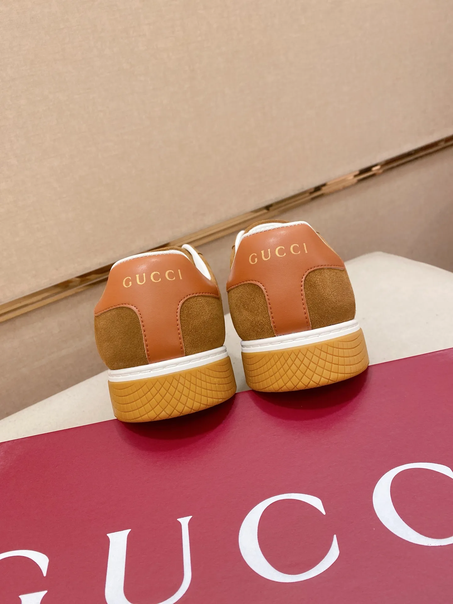 Factory price 442💰New GUCCI (Gucci) counters are available simultaneously, new men's shoes, 😘fabrics are selected imported cowhide, lining: sheepskin lining. 👍🏿 High-end ☄️ air-cushion molded anti-slip rubber outsole, exquisite lines, simple and elegant, comfortable and high-end for leisure travel. Code number: 39 to 44 (45 can be customized and cannot be returned or exchanged)